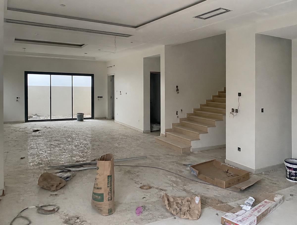 Villa neuve livrée propre après construction avant nettoyage